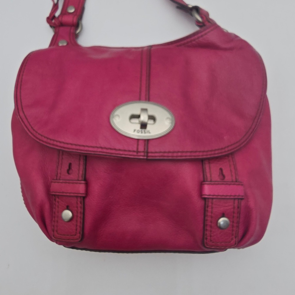 Fossil Magenta Pink Leather Crossbody Bag Turn Lock Messenger ZB5170 - Picture 2 of 10